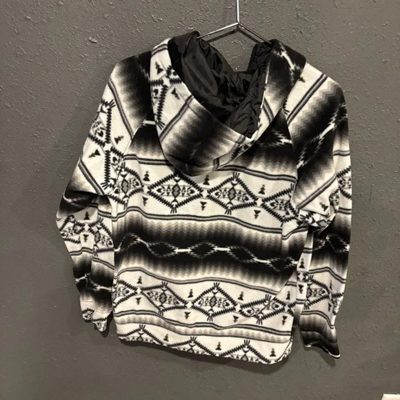 Women’s Massive Outdoor Fleece Hoodie - Picture 4 of 4